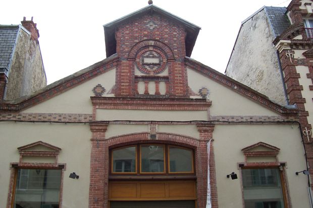 Houdan, une ancienne salle des ventes