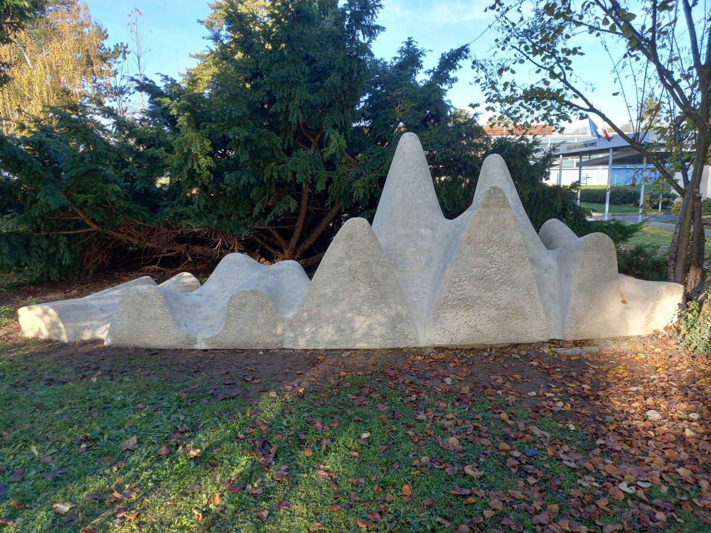 Les crêtes au collège Maurice Ravel, Montfort-l'Amaury